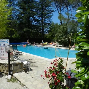 https://domaine-de-la-tour.hotels-rhonealpes.com